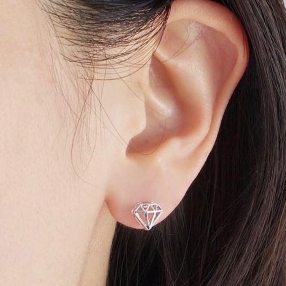 Jewelry - “Diamond” earring 18k gold plated